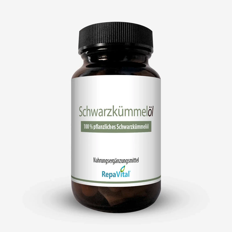 Braune Glasflasche „Schwarzkümmelöl“ von RepaVital mit 100 % pflanzlichem Schwarzkümmelöl und natürlichem Vitamin E, freigestellt auf hellem Hintergrund