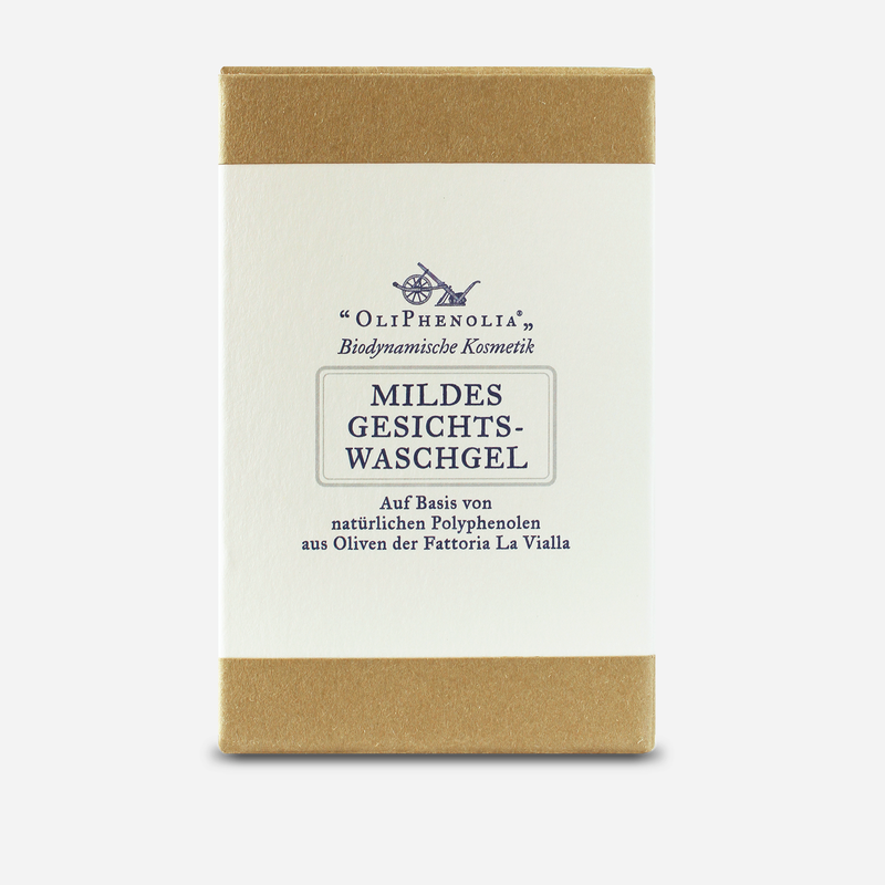 Verpackung des milden Gesichtswaschgels auf Basis von Olivenpolyphenolen – biodynamische Naturkosmetik mit Demeter-Qualität.
