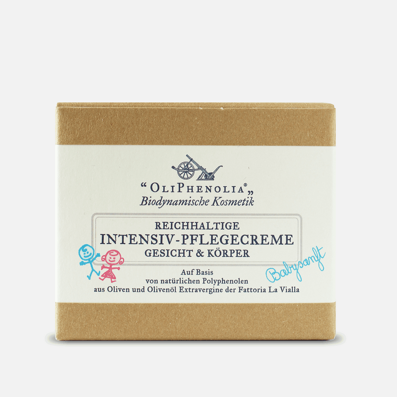 Verpackung der reichhaltigen Intensiv-Pflegecreme für Gesicht und Körper von OliPhenolia® mit Aufschrift „Babysanft“, auf Basis natürlicher Polyphenole aus Oliven.