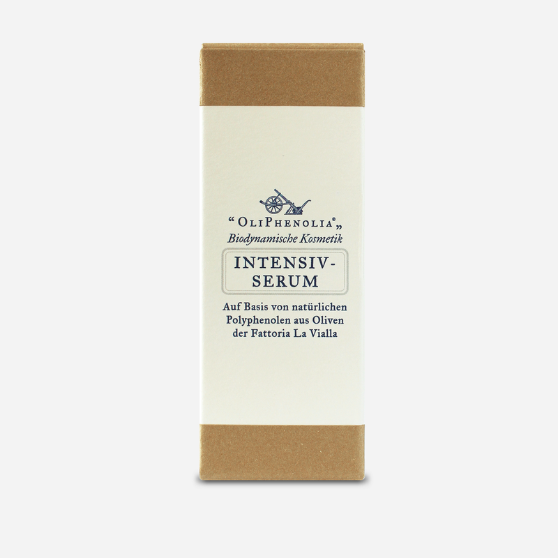 Kartonverpackung des OliPhenolia Intensiv-Serums auf Basis natürlicher Polyphenole aus Oliven – biodynamische Kosmetik.